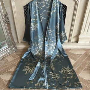 Women's Lightweight Satin Floral Printing Long Sleeve Robe